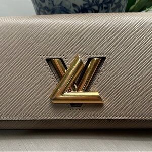 Louis Vuitton Twist Wallet in Epi Leather Beige w/ Box and Dust bag (MSRP $1300)